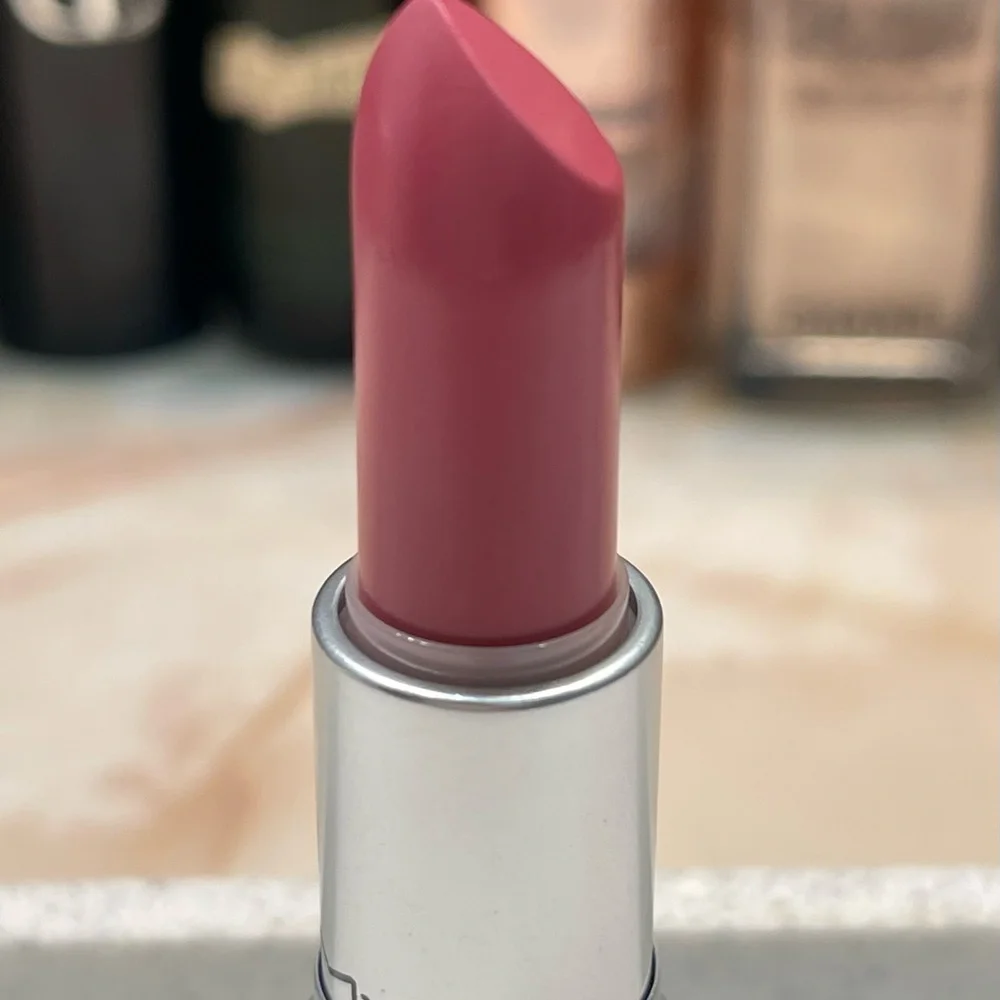 MAC ~ ‘802 BRAVE’ Satin Lipstick ~ Full Size ~ RARE & HTF ~ NIB